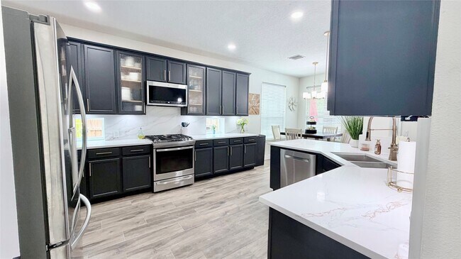 Building Photo - 2708 Sunnycreek Ln