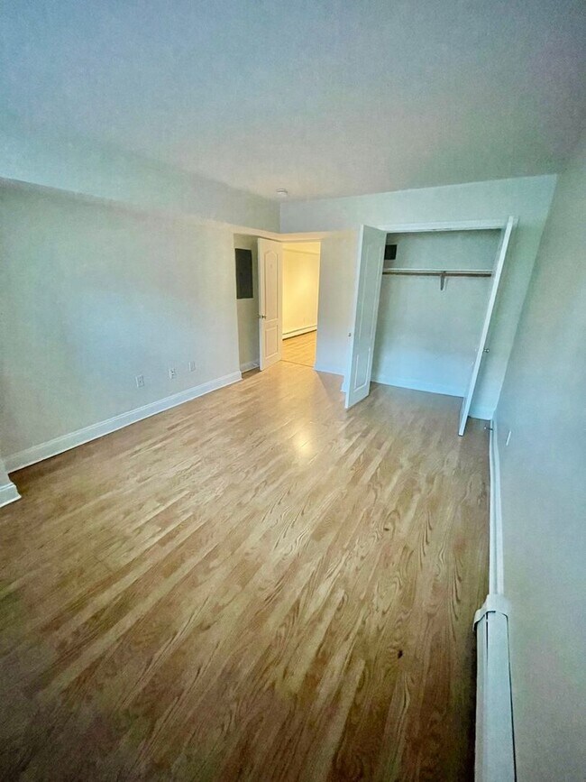 Primary Photo - Avl now! Huge 3BR in Packard's Corner, hea...
