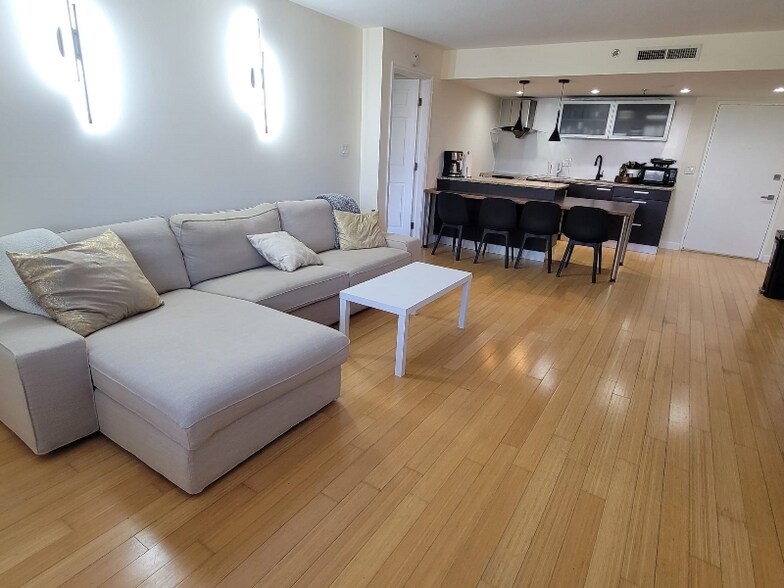 Building Photo - 701 S Madison Ave