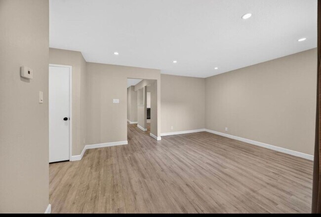Building Photo - 4549 Melody Dr