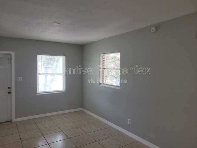 Building Photo - 7803 Mandarin Dr
