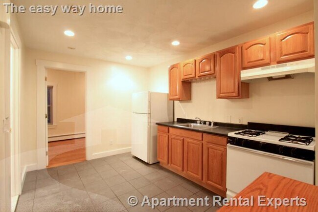 Building Photo - 302 Highland Ave