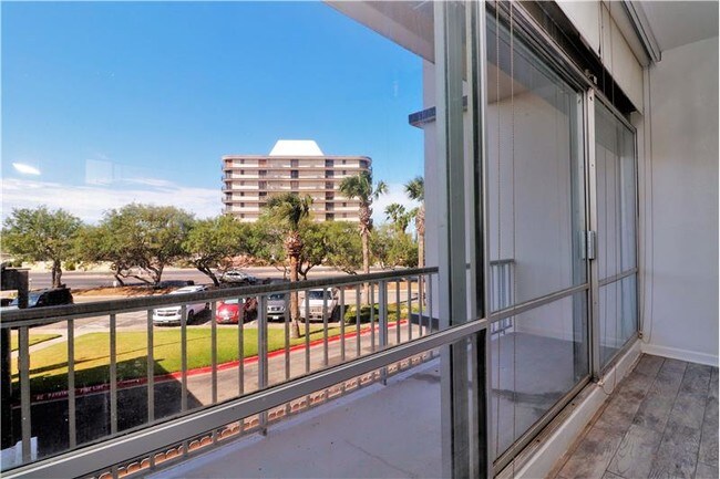 Building Photo - 4600 Ocean Dr