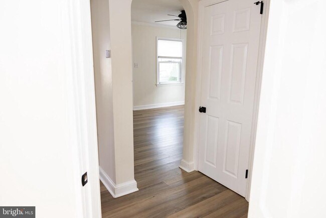 Building Photo - 130 7th Ave