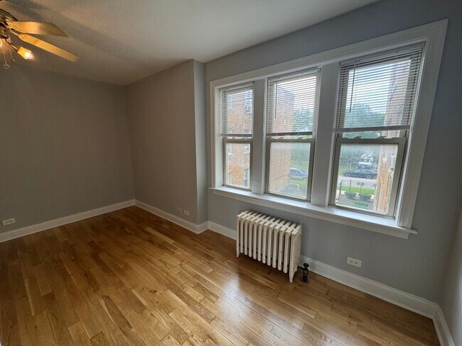 Building Photo - 4560 W George St
