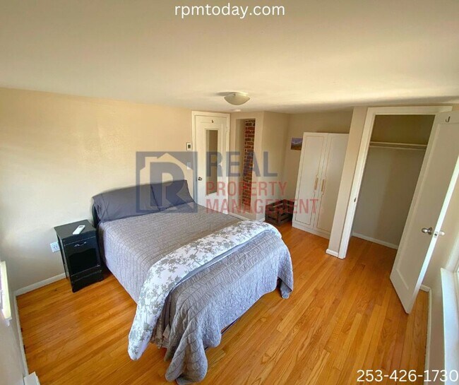 Building Photo - Stylish and Convenient 2BR/1BA Home with A...