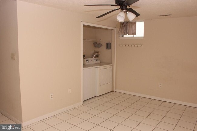 Building Photo - 301 Shaw Ct