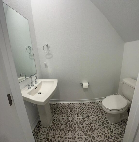 Building Photo - 497 Papaya Dr