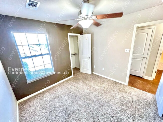 Building Photo - 958 James Madison Dr