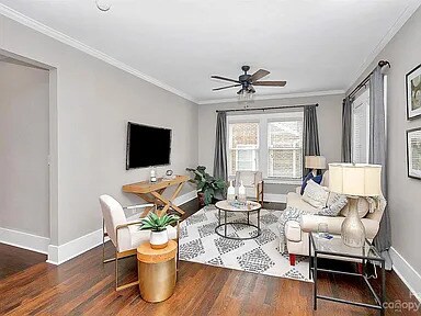 Building Photo - 1920 Woodcrest Ave