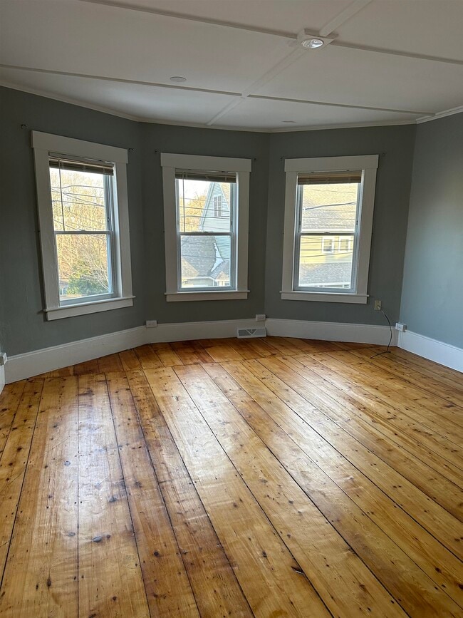 Building Photo - 5 Gagne St