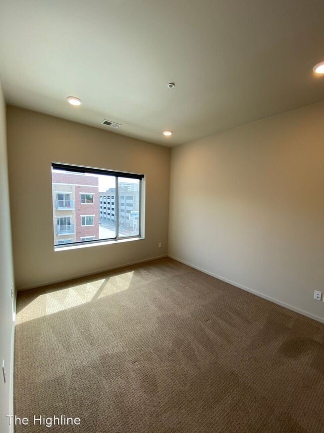 Building Photo - 2100 Douglas St