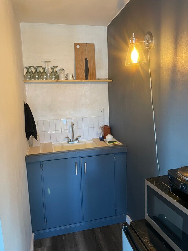 Building Photo - 218 S Jackson St