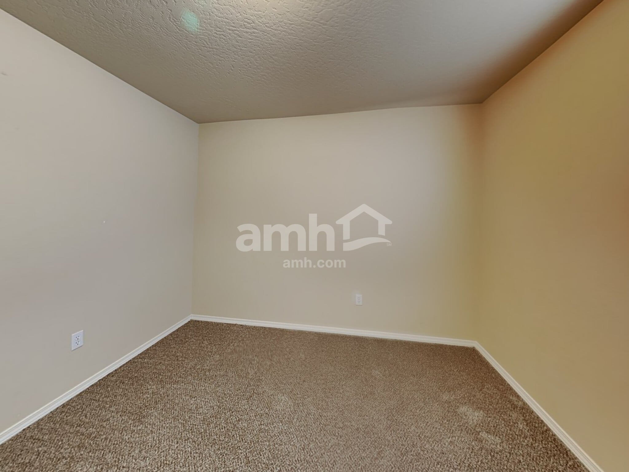 Building Photo - 6360 S White Cliff Ave