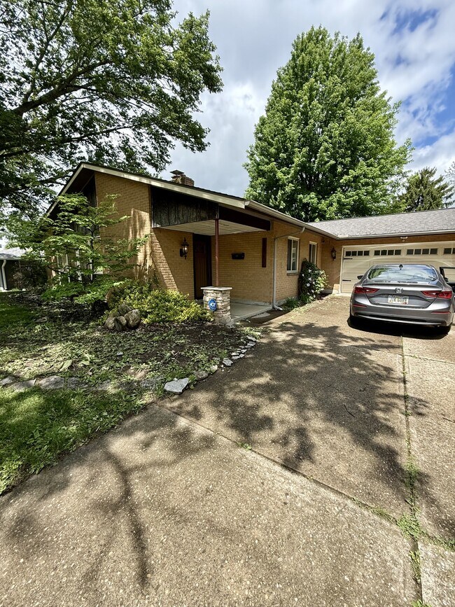 Building Photo - 3049 E Stroop Rd