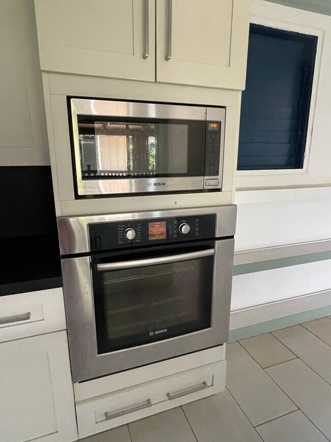 Building Photo - 2 Bedroom, 1 Bath House Across The Street ...