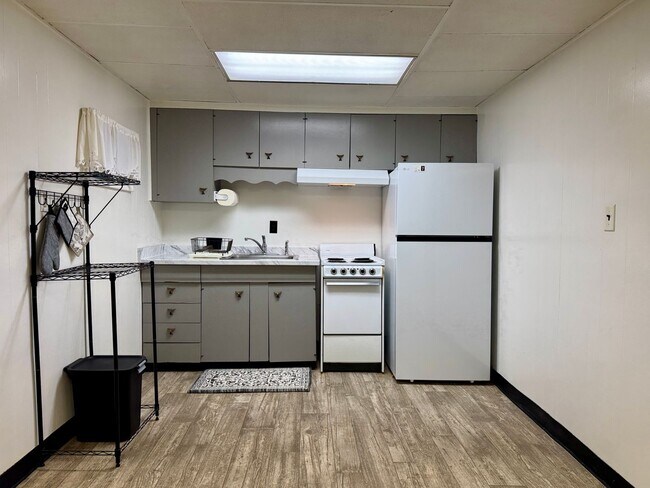 Building Photo - Cute 1 bed, 1 bath apartment in town for rent! No Pets/No Smoking