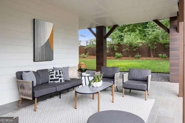 Building Photo - 24 Hutchinson St NE