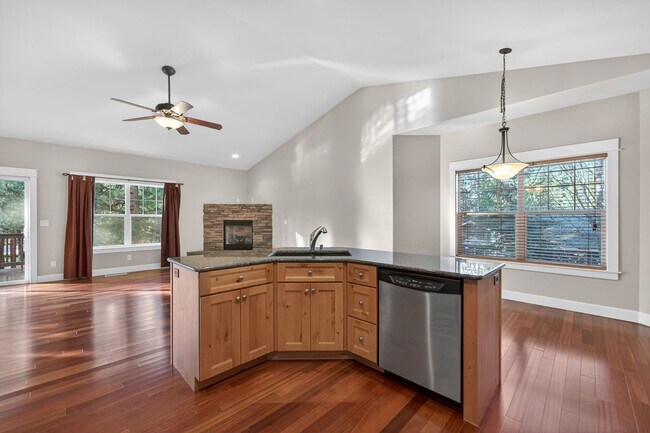 Building Photo - Luxury Living in Awbrey?Court: Your 4 Bed Dream Home Awaits