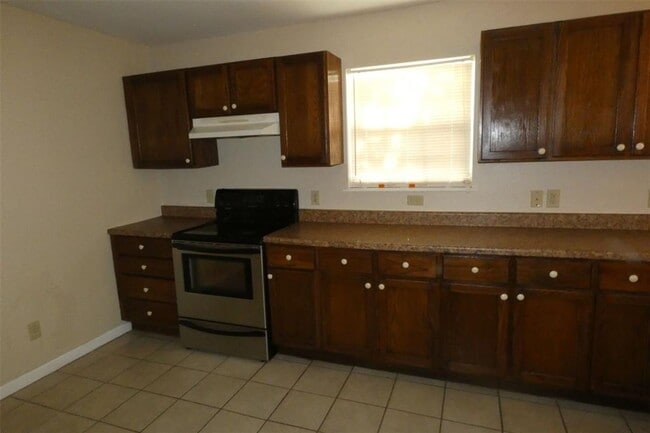 Building Photo - 910 Nelson St