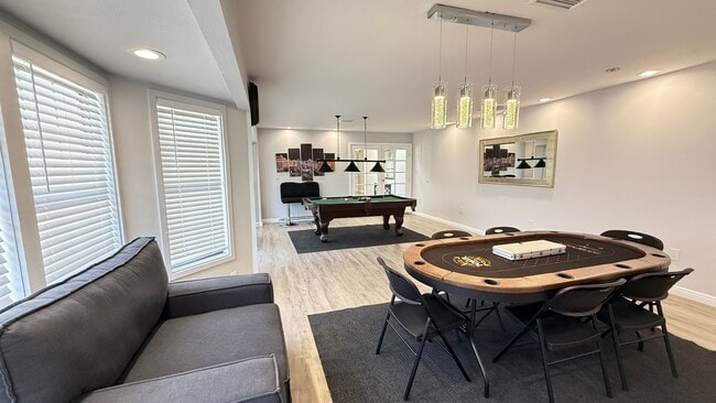Building Photo - Furnished Ranch-Style Home in a Quiet, Pri...