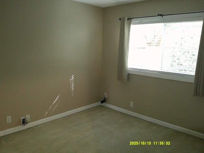 Building Photo - 725 Devonshire Ct