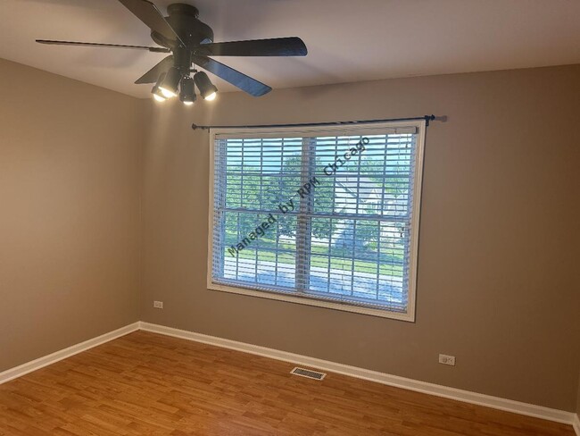 Building Photo - 5490 Fox Path Ln