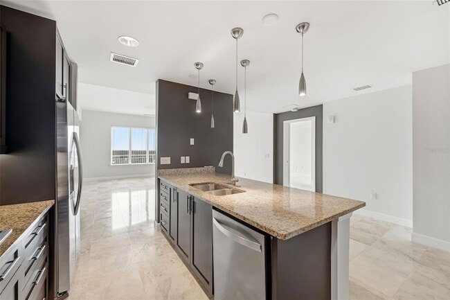 Building Photo - 100 S Eola Dr