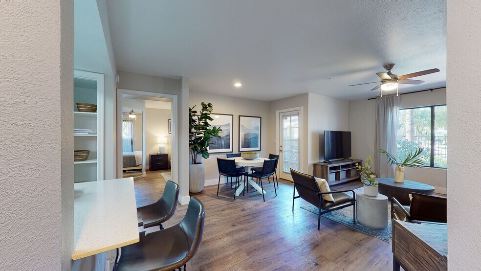 2BR, 2BA - 1,014 SF - Calista