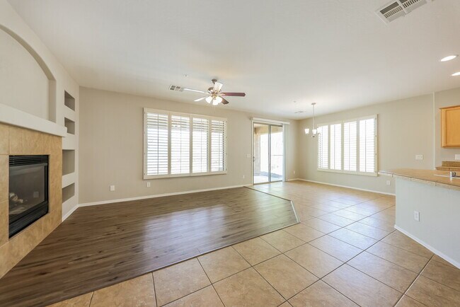 Building Photo - 12576 W Morning Vista Dr