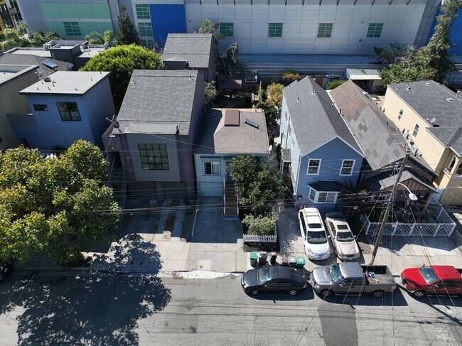 Building Photo - 3421 Haven St