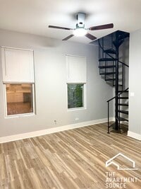 Building Photo - 942 N Elston Ave