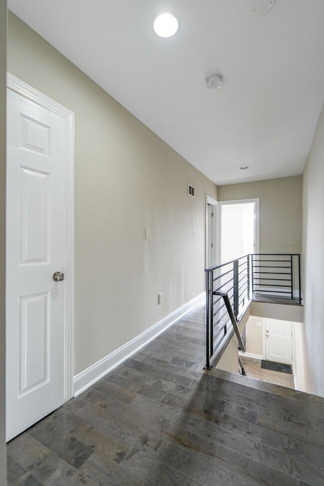 Building Photo - Super property 3 beds finished basement large yard