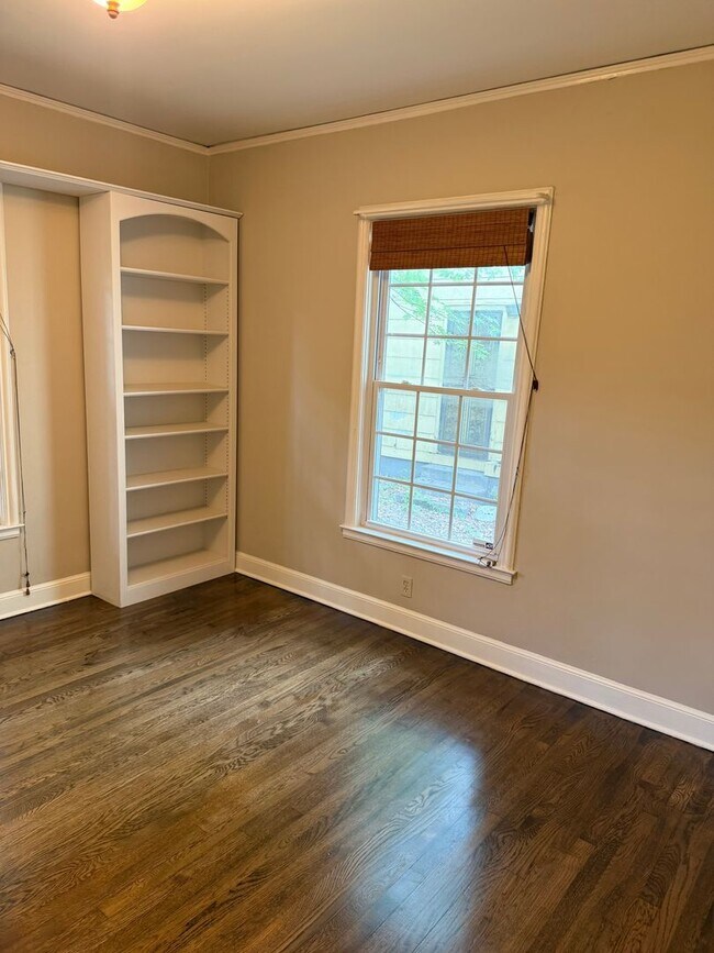 Building Photo - 3 BR/1BA | Newly Renovated Single Family Home | 1-Car Garage Parking | Patio in backyard!