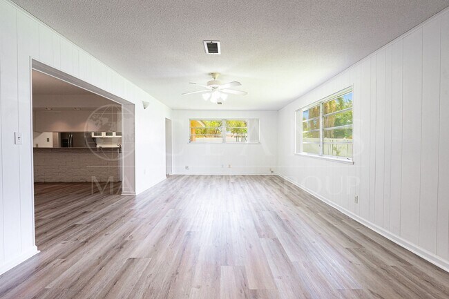 Building Photo - Beachside Ormond Beach Home