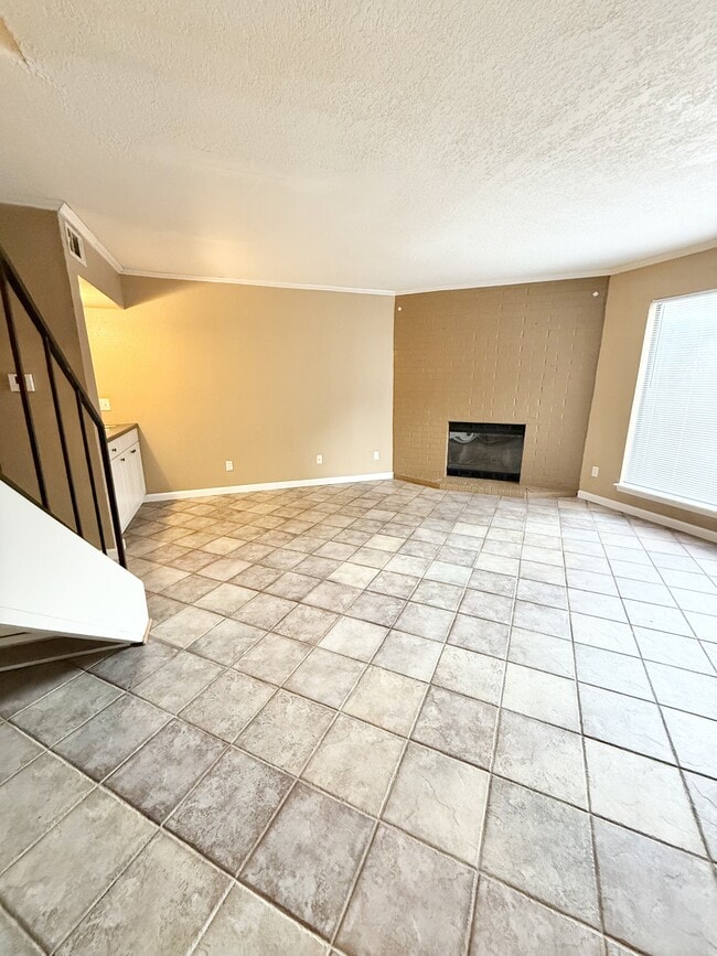 Building Photo - 1334 Eastgate Dr