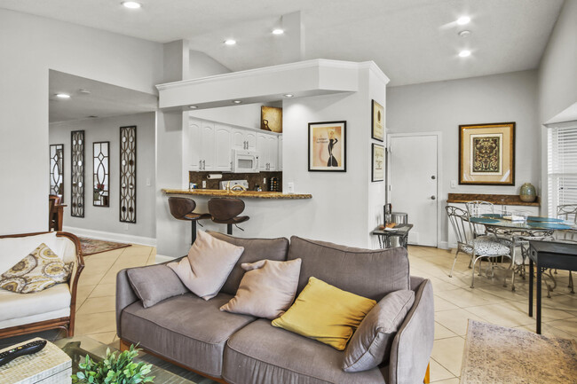 Building Photo - 9145 Beverly Ct