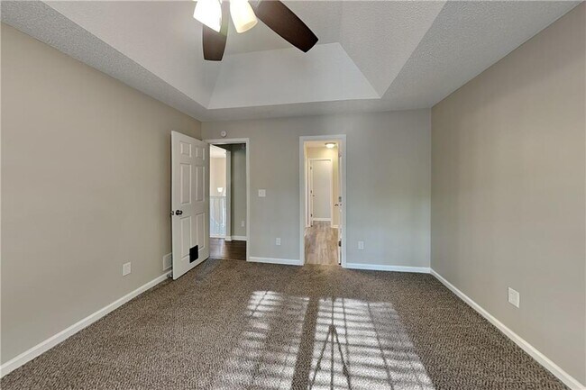 Building Photo - 58 Greenway Dr