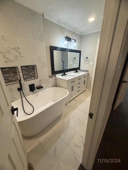 Building Photo - 7215 Holly Hill Dr