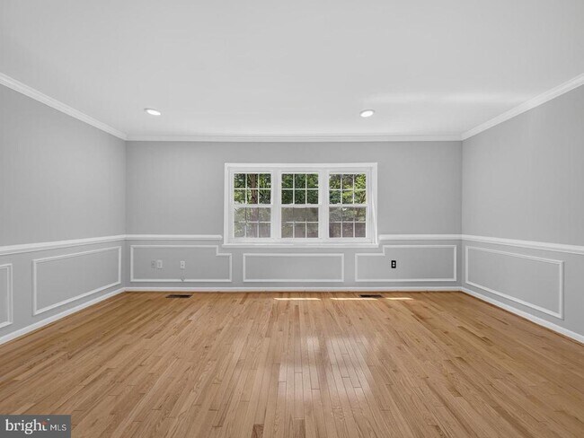 Building Photo - 15057 Cherrydale Dr