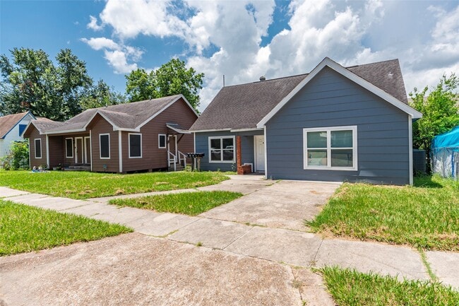 Building Photo - 2801 Virginia St