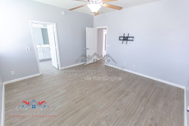 Building Photo - 3068 E Ravenswood Dr