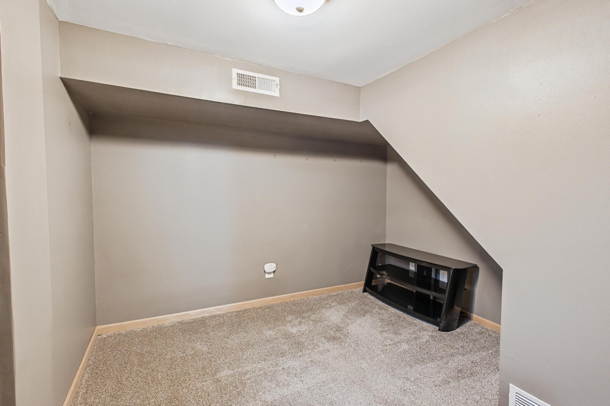 Building Photo - 5800 Moore Lake Dr W