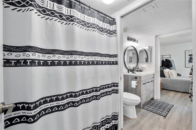 Building Photo - 9580 Weldon Cir