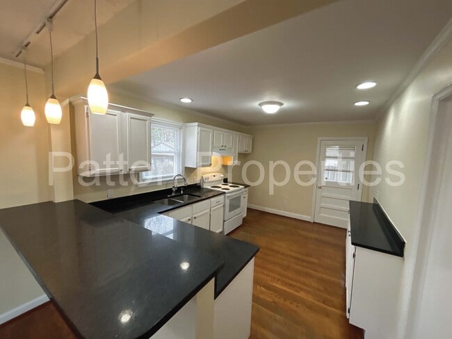 Building Photo - Saluda Gardens Home