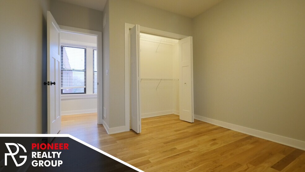 Building Photo - 2209 W Eastwood Ave