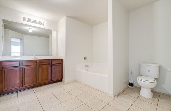 Building Photo - 8218 Hall View Dr