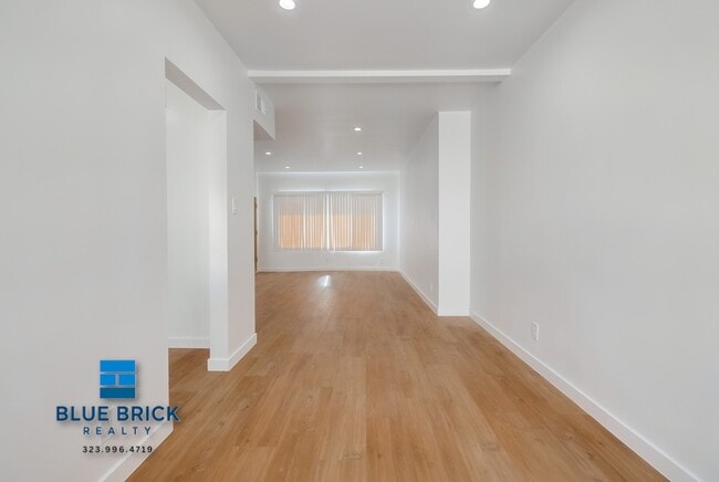 Building Photo - 5320 Corteen-18