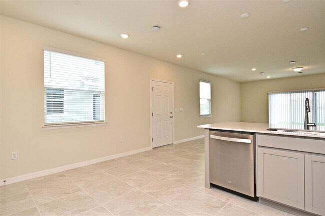 Building Photo - 3101 Emerald Acrs Ln