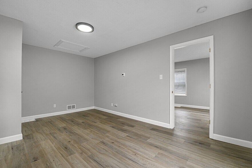 Building Photo - 541 N Virginia Ave